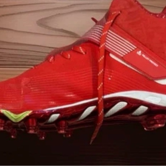 Under Armour highlight hammer MC red/white football cleats Sz 14 men\'s